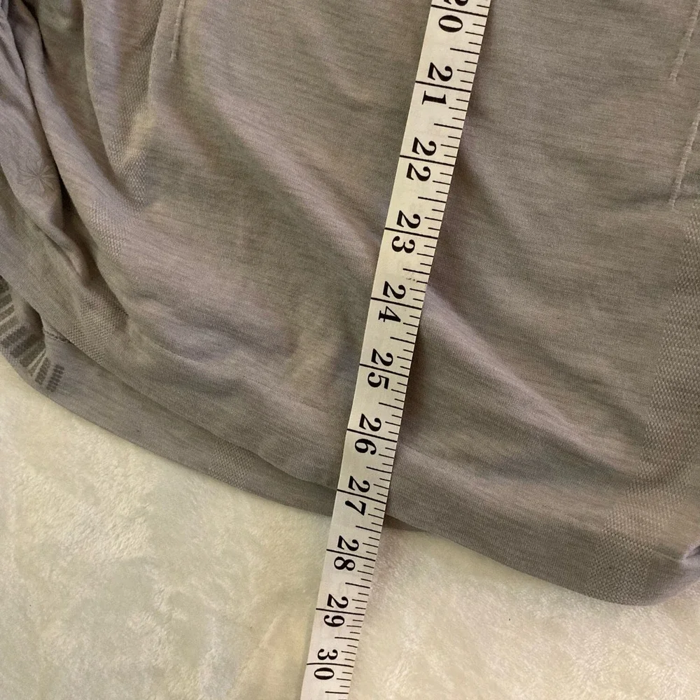 Athleta Wick and Vent Women's Gray Tee Small